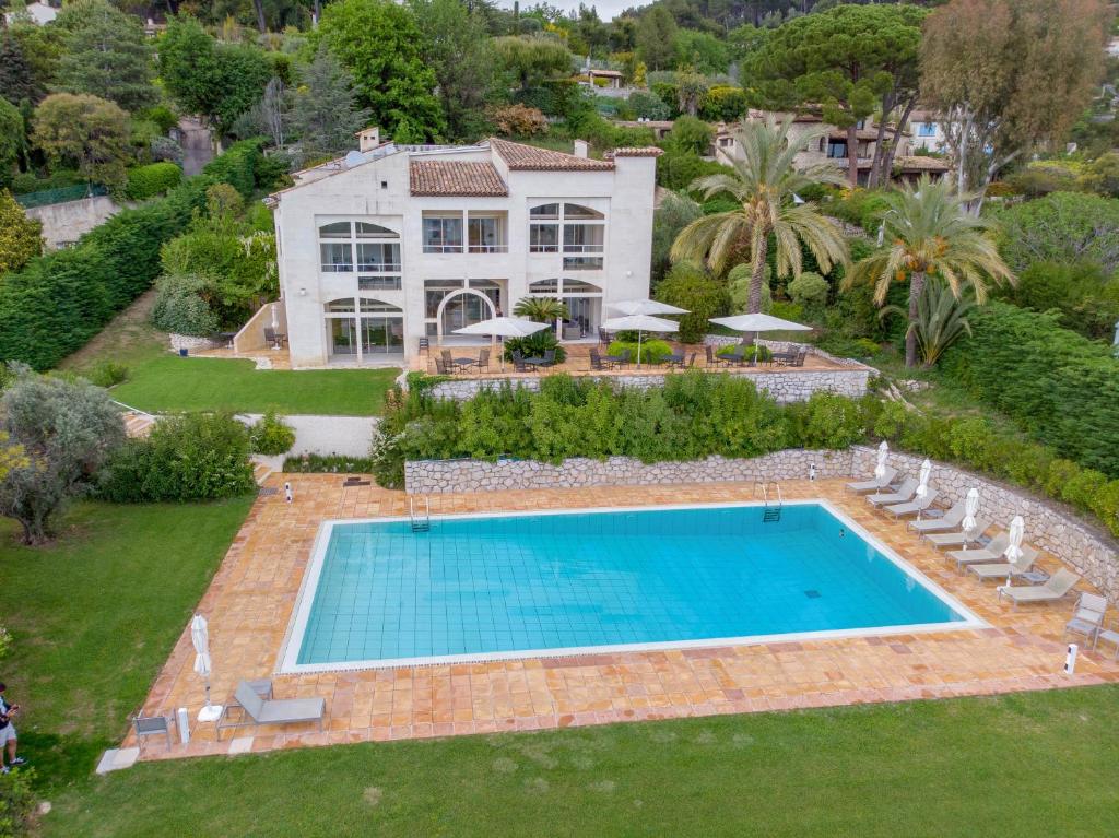 T2 avec terrasse 100m plage, proche centre-ville