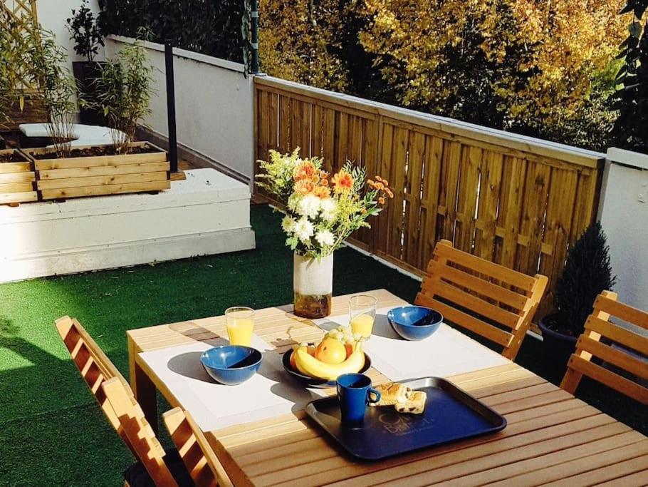 T2 avec terrasse à AIX -WIFI -Parking gratuit -Calme Domaine de Parade APT 314 bât HOMERE 1600 Route des Milles, 13090 Aix-en-Provence