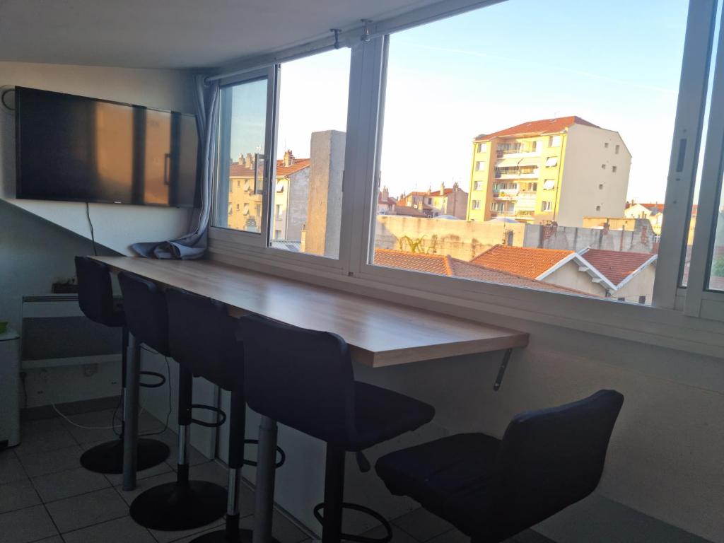 Appartement T2 Belle vue renové centre ville T2 3ème et dernier étage 1 Rue Berlioz 26000 Valence