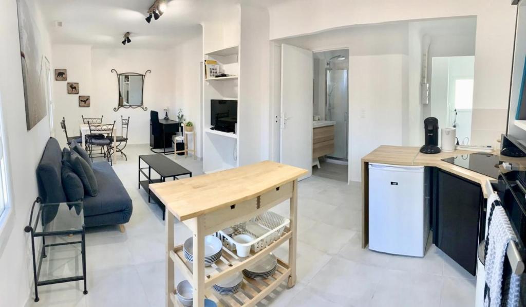 Appartement T2 bis COSY rénové en 2019, Avignon centre-ville 27 Rue de l'Aigarden 84000 Avignon