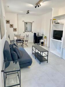 Appartement T2 bis COSY rénové en 2019, Avignon centre-ville 27 Rue de l'Aigarden 84000 Avignon Provence-Alpes-Côte d\'Azur
