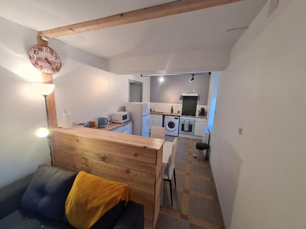 Appartement T2 CENTRE COUTOUVRE 334 Grande Rue 42460 Coutouvre