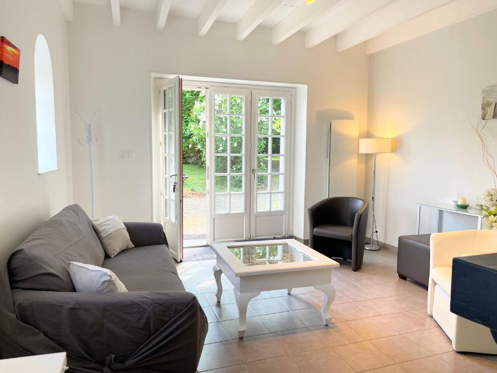 T2 centre-ville terrasse RDC parking, vue montagne 65100 Lourdes