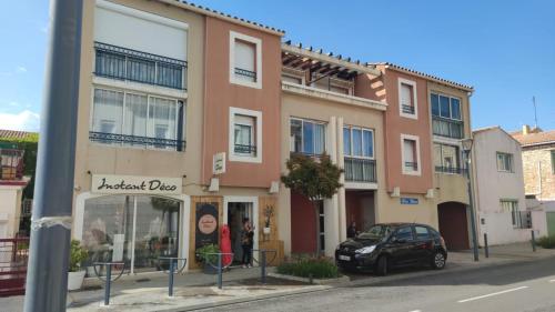 T2 clim avec terrasse et place de parking