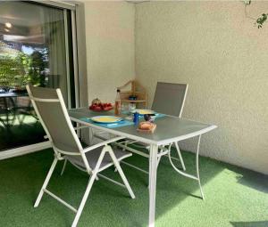 T2 climatisé EN BORD DE MER AVEC TERRASSE , PARKING ET WIFI