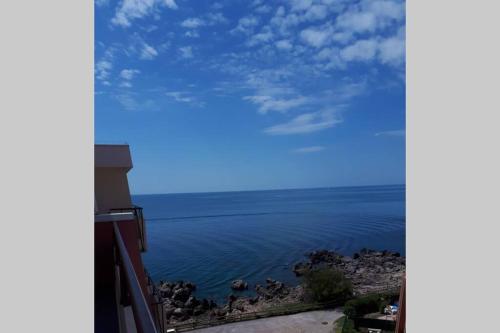 T2 climatisé vue sur mer, WIFI, piscine et parking