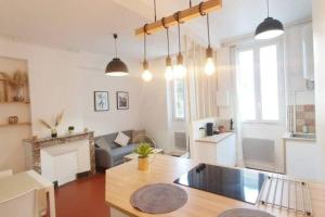 Appartement T2 COSY AU CALME,ENTREE AUTONOME,CENTRE HISTORIQUE 1er Etage porte 102 3 Rue du Jeu de Paume 26200 Montélimar Rhône-Alpes