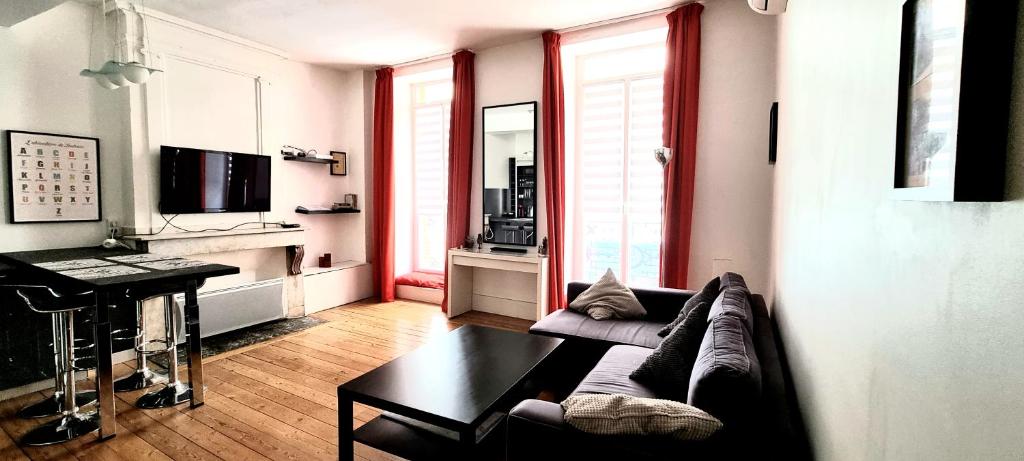 Appartement T2 COSY - CAPITOLE - CALME - Wi-Fi - NETFLIX 1er étage 44 Rue Saint-Rome 31000 Toulouse