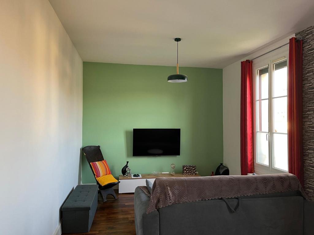T2 Cosy - Lit King Size - parking privé gratuit - wifi - 2 ou 3 lits au choix - centre ville - proche gare