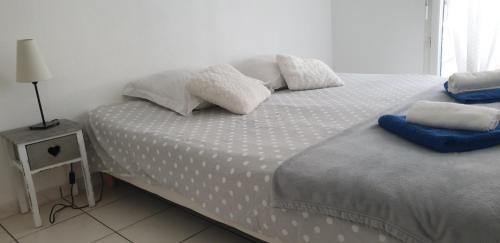 T2 Cosy - Lit King Size - parking privé gratuit - wifi - 2 ou 3 lits au choix - centre ville - proche gare