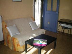 T2 dans maison de village