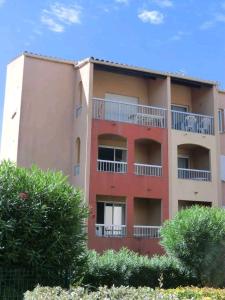 Appartement T2 dans résidence sécurisée avec piscine et tennis 393 Rue Gustave Bret 83600 Fréjus Provence-Alpes-Côte d\'Azur