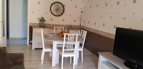 T2 dans une jolie résidence arborée de FRÉJUS
