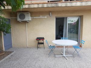 T2 DE 40 M2 EN REZ DE JARDIN CARNON PLAGE