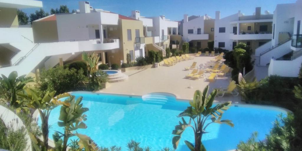 Appartement T2 de luxo em Albur-VIllage a 10 minutos da praia a pé Rossio de S. Pedro/Lazaredo Albur-Village lote C 1º F 8500-087 Alvor