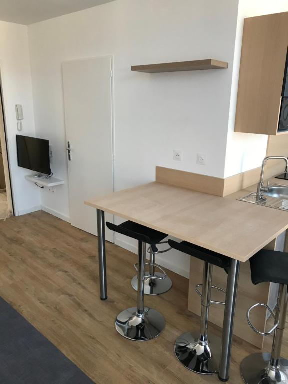 Appartement T2 Design hypercentre Castres Agout 1er étage gauche 2 Rue des 3 Rois 81100 Castres