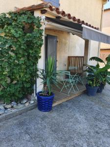 Appartement T2 en rez de jardin de maison, avec piscine privée, draps et serviettes de toilette non fournis 10 Rue Monte Cassino 66700 Argelès-sur-Mer Languedoc-Roussillon