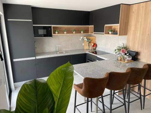 T2 Encantador com varanda e terraço