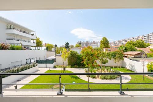 T2 Entre la plage et le Vélodrome-Terrasse / Parking