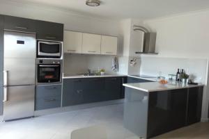 T2 Ferragudo Cosy Beach Apartment