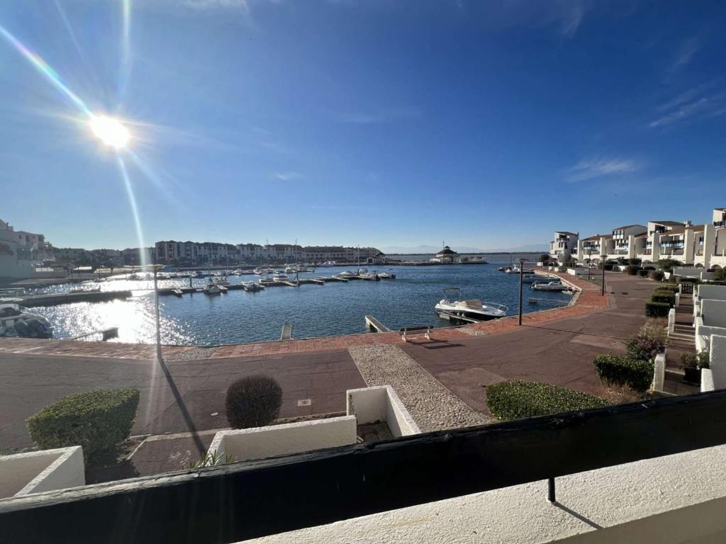 T2 LE BIEN ETRE MARSEILLE 9ème-wifi-netflix-Métro-Parking-Plage