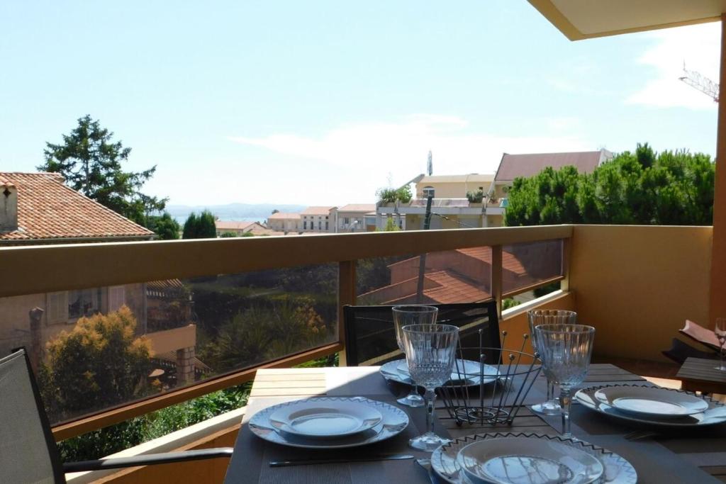 Appartement T2 Le Naxos luxury residence with sea view and parking 115 Avenue Victor Bellissime 06700 Saint-Laurent-du-Var