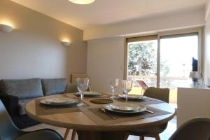 T2 Le Naxos luxury residence with sea view and parking