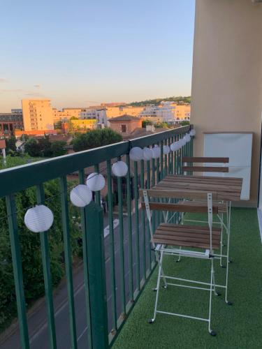 T2 lumineux centre ville proche métro, parking gratuit,1 chambre, 1 grande pièce à vivre