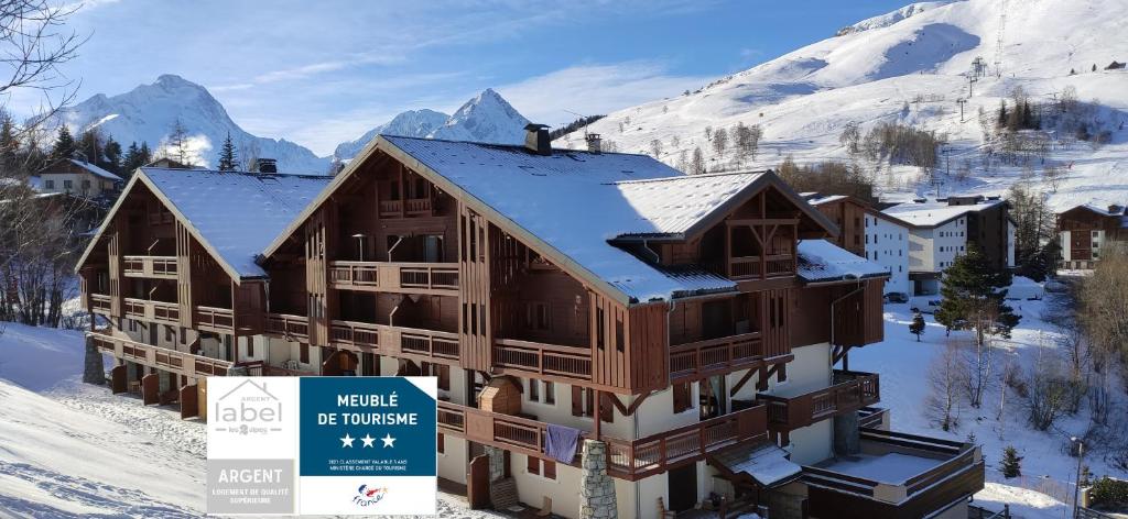 T2 Meublé Tourisme 3 étoiles TOUT CONFORT au pied des pistes-ménage inclus-parking privé avec superbe vue 1er étage 1 Impasse des Balcons des Pistes, 38860 Les Deux Alpes