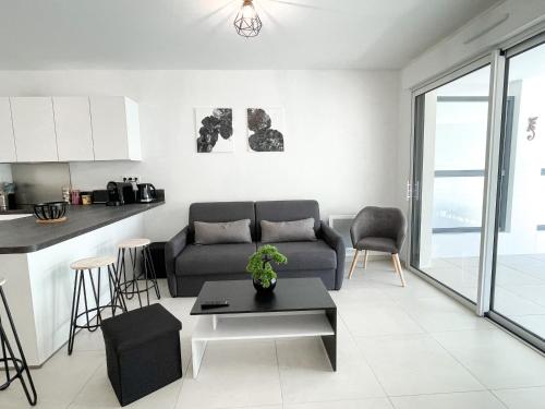 T2 NEUF TERRASSE PRES des PLAGES