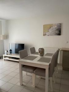 T2 Port Marianne avec balcon et place de parking