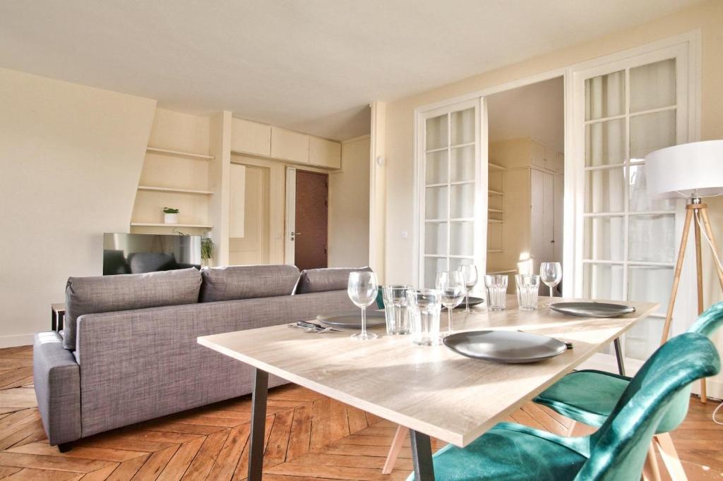 T2,Port, mer, piscine, climatisation,parking, WIFI