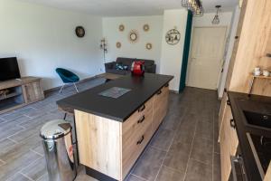 T2,Port, mer, piscine, climatisation,parking, WIFI