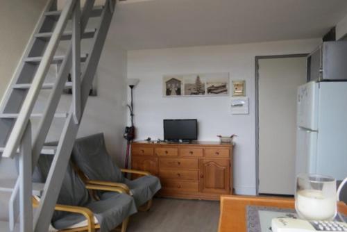 Appartement T2 pour 4 personnes avec piscine et court de tennis 4SANT53 Saint Pierre La Mer france