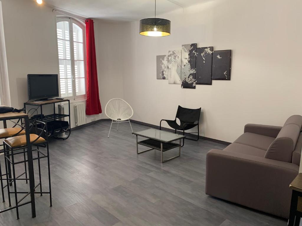 Appartement T2 - Quartier mythique du panier 3ieme étage 32 Rue du Petit Puits 13002 Marseille