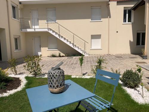 APPARTEMENT T2 R+1 AU CALME 1 A 4 COUCHAGES Le Pin france