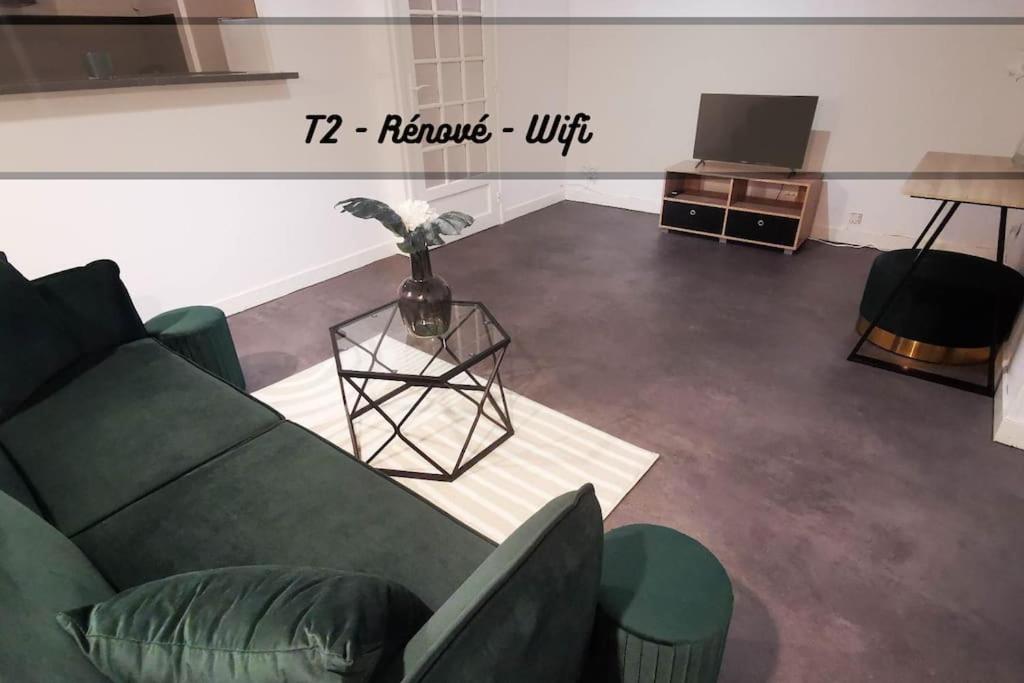 Appartement T2 rénové deux pas du métro 50 Rue Pierre Semard 69600 Oullins