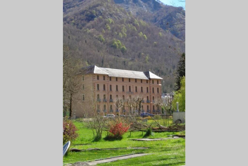 T2 résidence Grand Hotel appt 102 - village thermal montagne Résidence Grand Hôtel, appt 102, 1er étage, 09140 Aulus-les-Bains