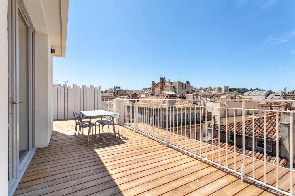 Appartement T2 spacieux avec grande terrasse - Vue magnifique à 2mn du Vieux-Port 21 Rue Haxo 13001 Marseille