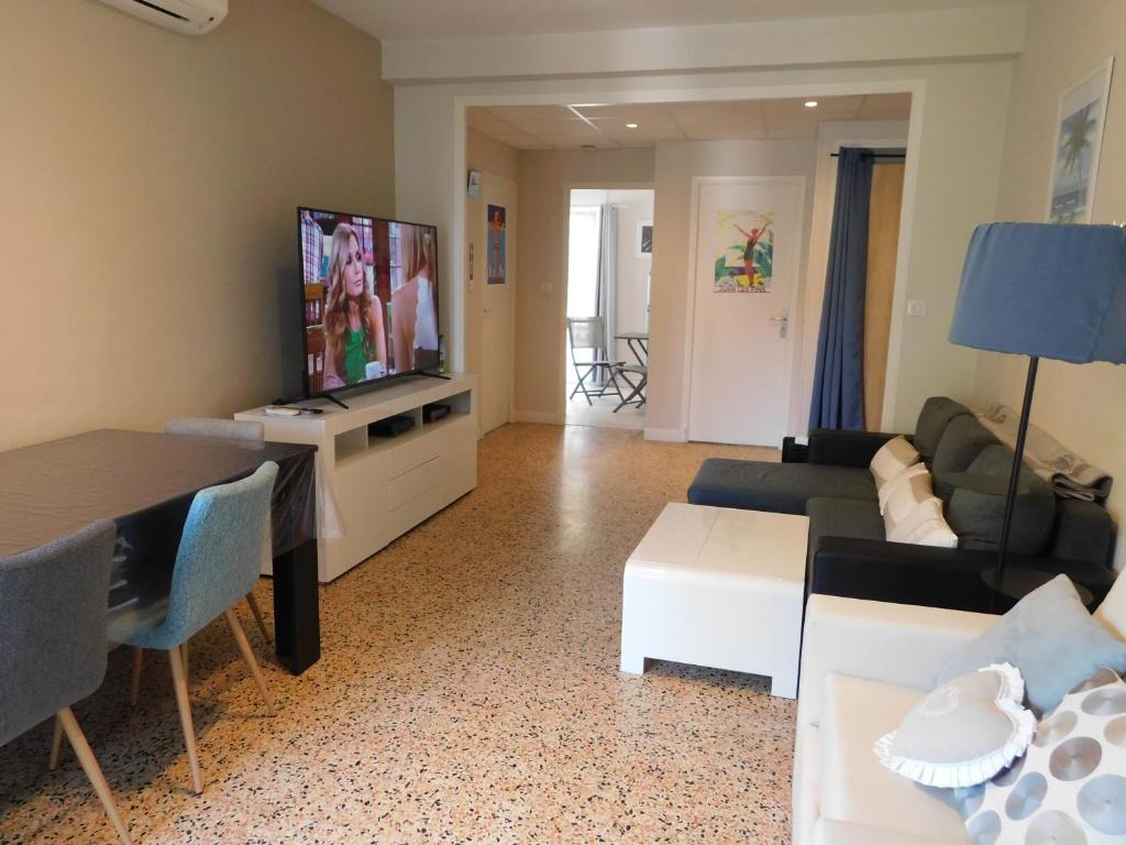 Appartement T2 Spacieux Vera Cruz climatisé avec parking proche mer 15 Boulevard des Nations 06160 Antibes