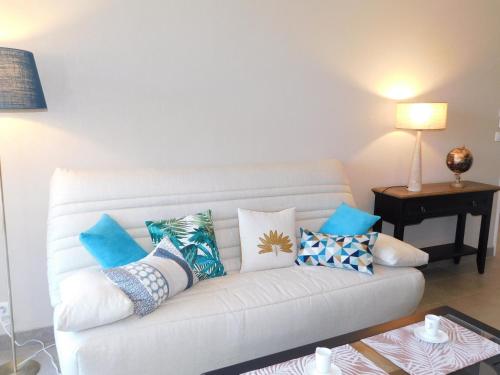T2 standing Vitoria climatisé avec parking, proche plage