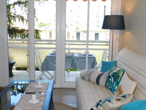 T2 standing Vitoria climatisé avec parking, proche plage