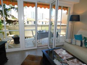 T2 standing Vitoria climatisé avec parking, proche plage