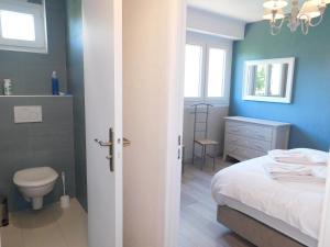 T2 standing Vitoria climatisé avec parking, proche plage