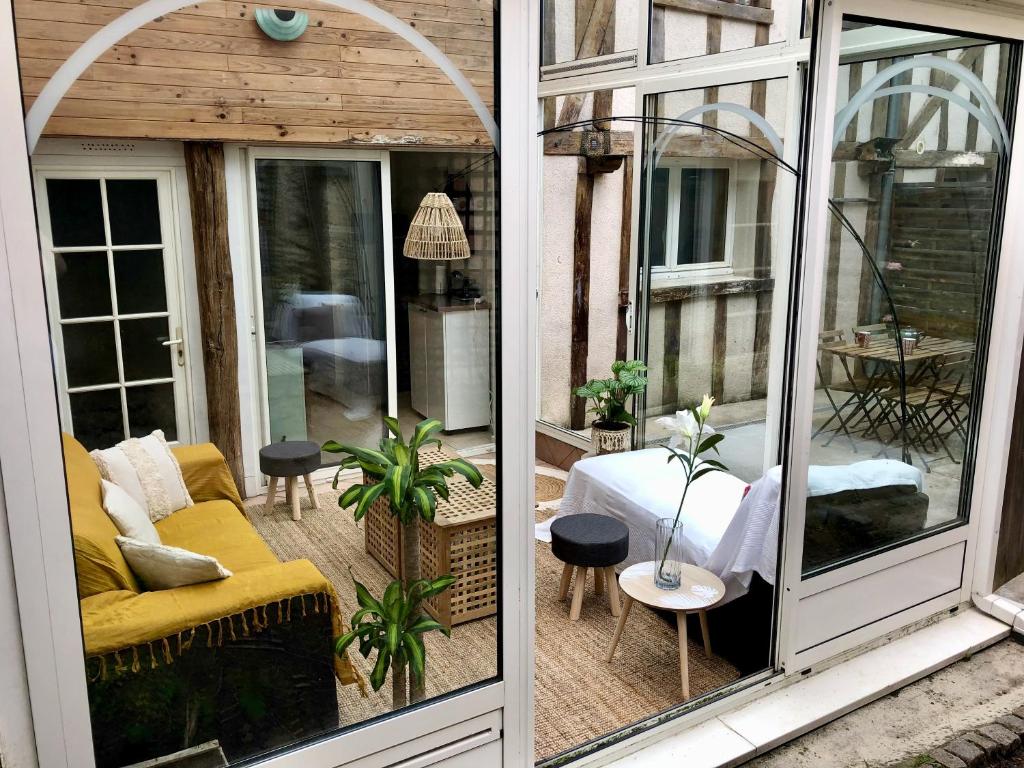 Appartement T2 style cottage - Véranda & Terrasse extérieure 24 Rue Léon Boyer 37000 Tours