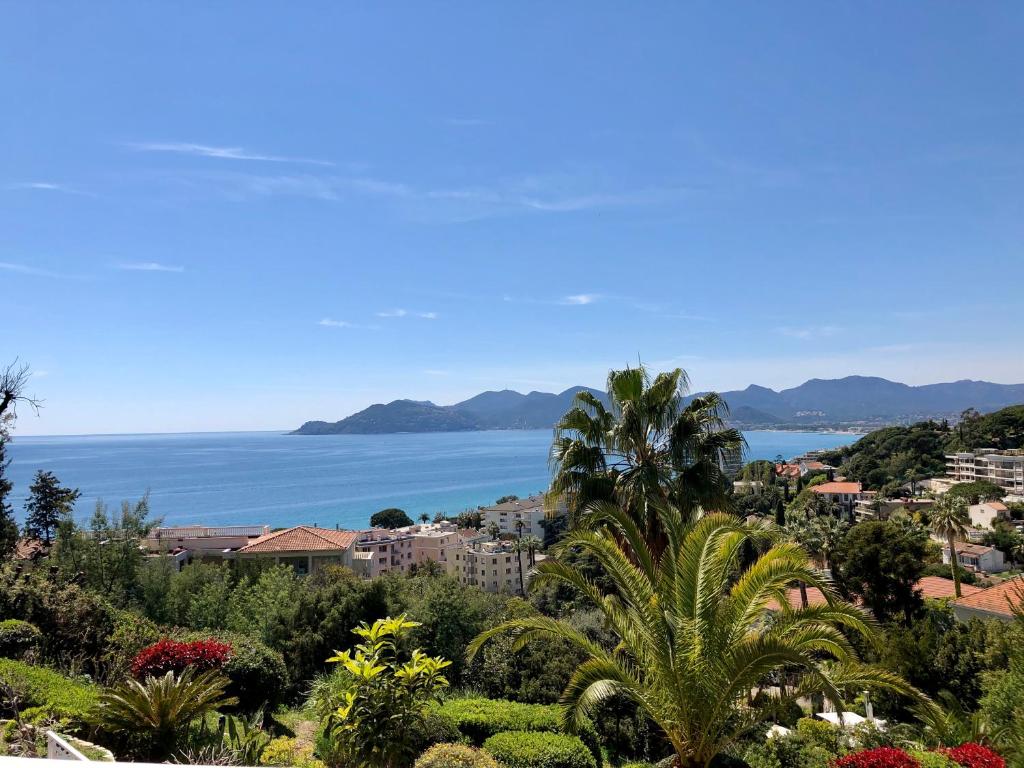 Appartement T2 superbe vue mer Cannes 33 Avenue Amiral Wester Wemyss 06150 Cannes