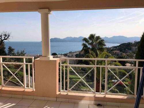 T2 superbe vue mer Cannes