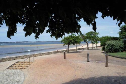 T2/terrasse/parking/A 5min de la plage