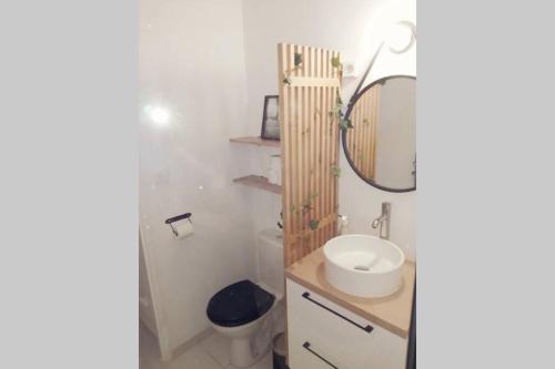 T2, terrasse,Parking,clim,wifi 10mn a pied CV