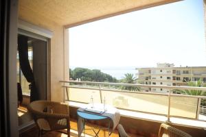 Appartement T2 Terrasse Vue Mer - Route des Sanguinaires 3 Route des Cèdres bat. Trianon A3 Residence impériale 20000 Ajaccio Corse